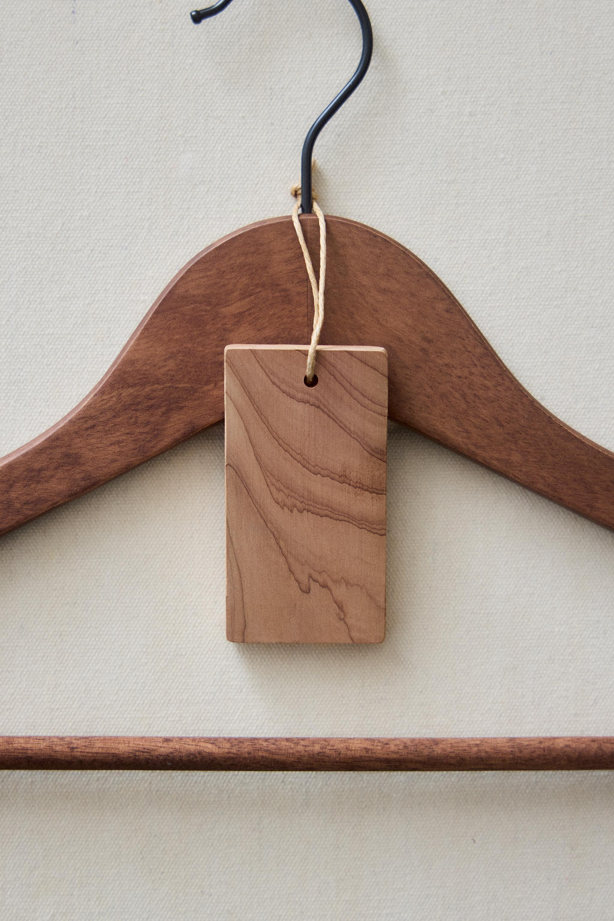 PACK OF WARDROBE CEDAR BLOCKS (PACK OF 6)